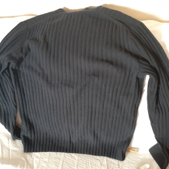 Men's Banana Republic Large Black Recycled Wool Ribbed Turtle Neck Sweater - Picture 5 of 14